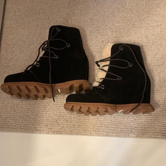 Sorel snowboots - Picture 9 of 11